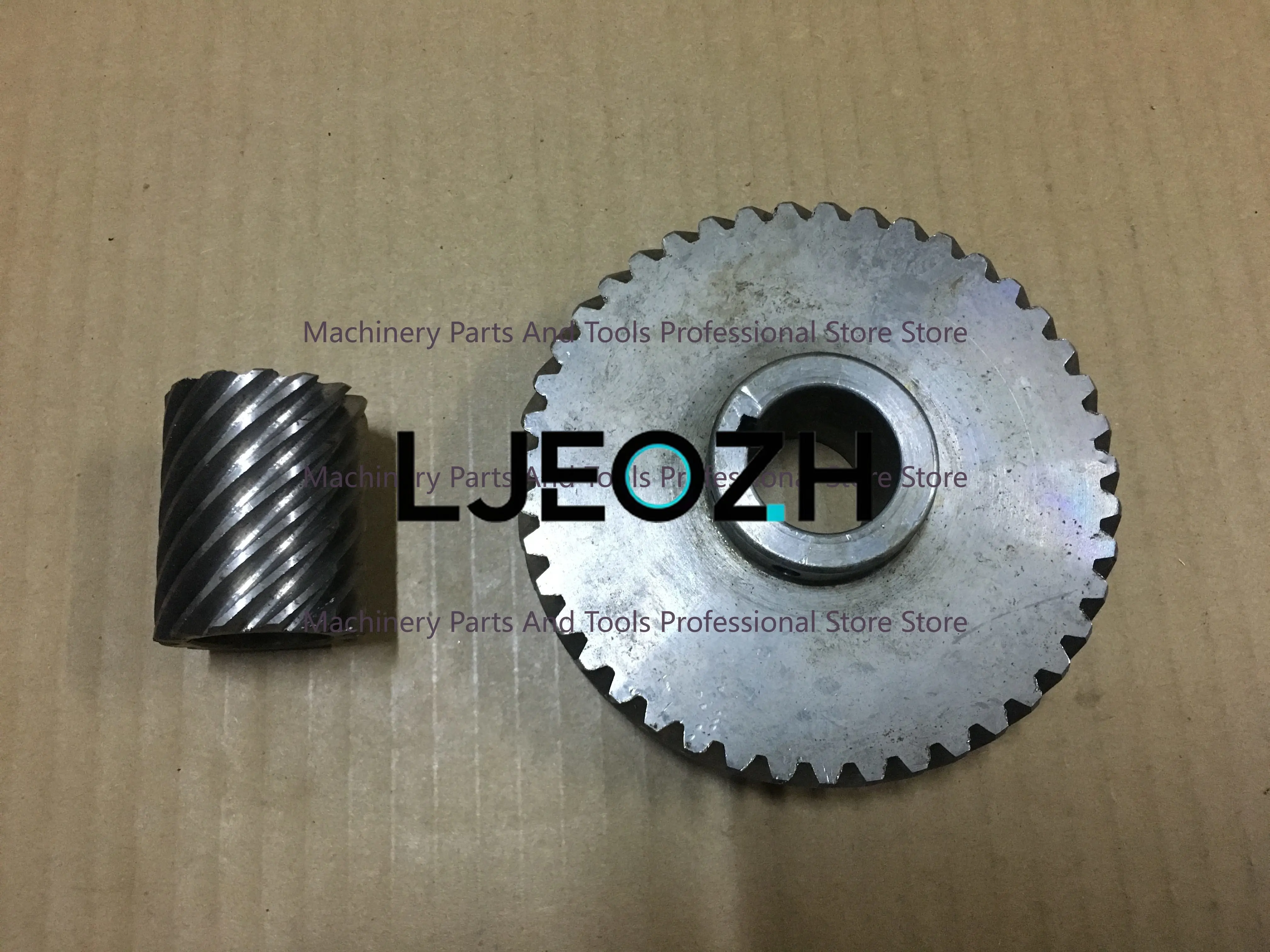 Taiwan Vertical Rocker Milling Machine, Taizheng Bed Automatic Lifting Bevel Gear, Lifting Motor Gear