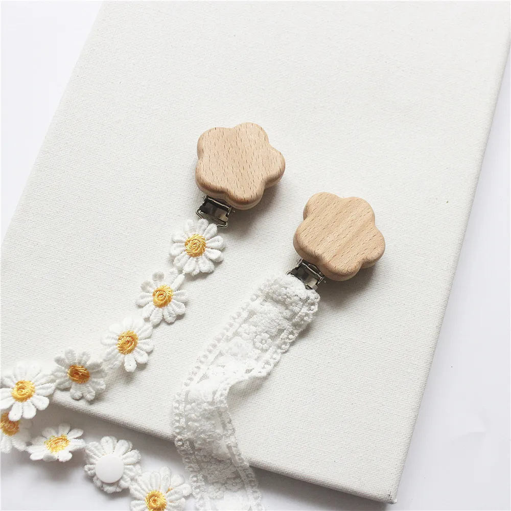 Baby Pacifier Clip Chain Daisy Lace  Anti-lost Pacifier Holder Newborn Infant Toddler Nipple Soother Clips Wooden Teether Toy