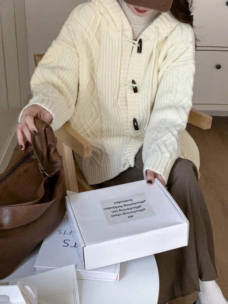 

ZY Thiened Winter Women's Knitted Hat Sweater Loose Lazy Autumn Winter Vintage Buttoned Coat Casual Comfortable Long Sve