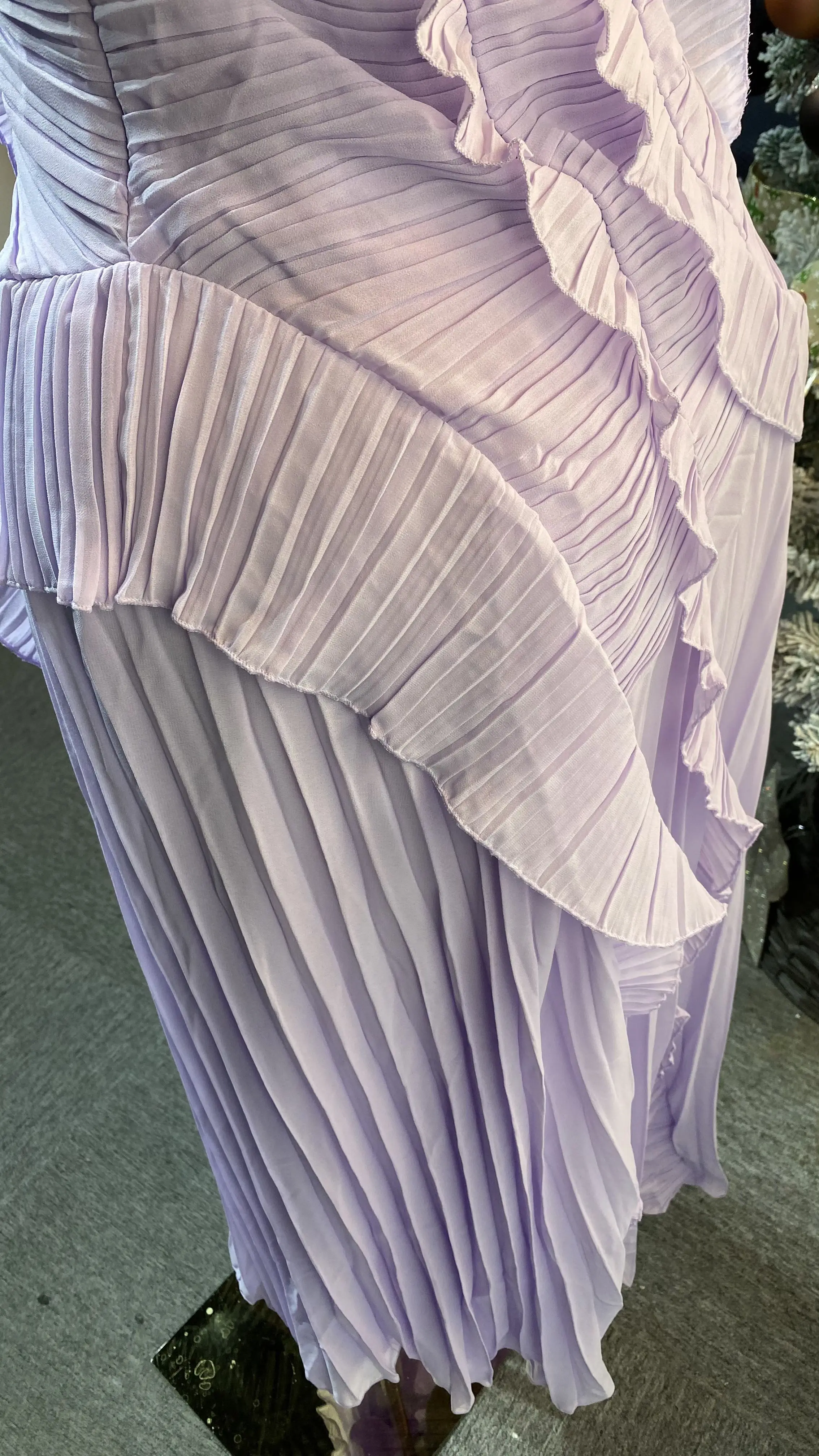 فستان ماكسي متعدد الطبقات على الطراز الأوروبي والأمريكي لفصل الربيع باللون الأرجواني مكشكش بدون ظهر متعدد الطبقات للحفلات-GZXX198