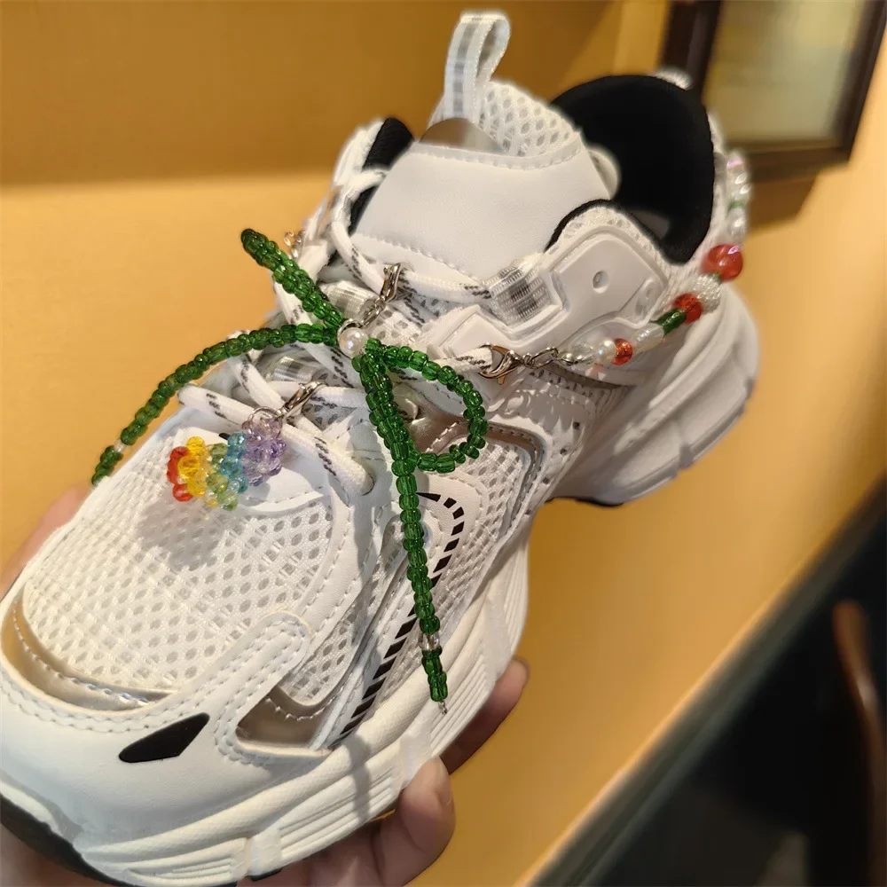 

New 1 Pcs Red Green Christmas Colors Shoe Laces Charms for Sneakers Pearl Strawberry Chain Shoe Charm Buckle Shoes Decorations