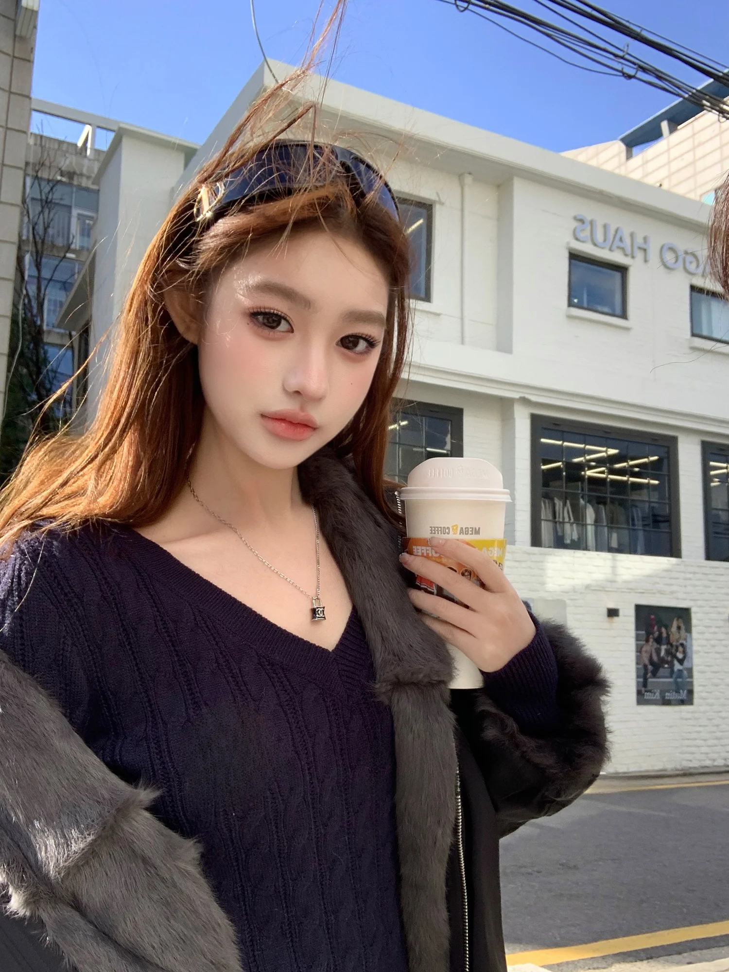 

Вязаный свитер Chien с V-образным вырезом для женщин, облегающий, с узором косы, вышивкой, в корейском стиле, с длинными рукавами, модный осенне-зимний топ