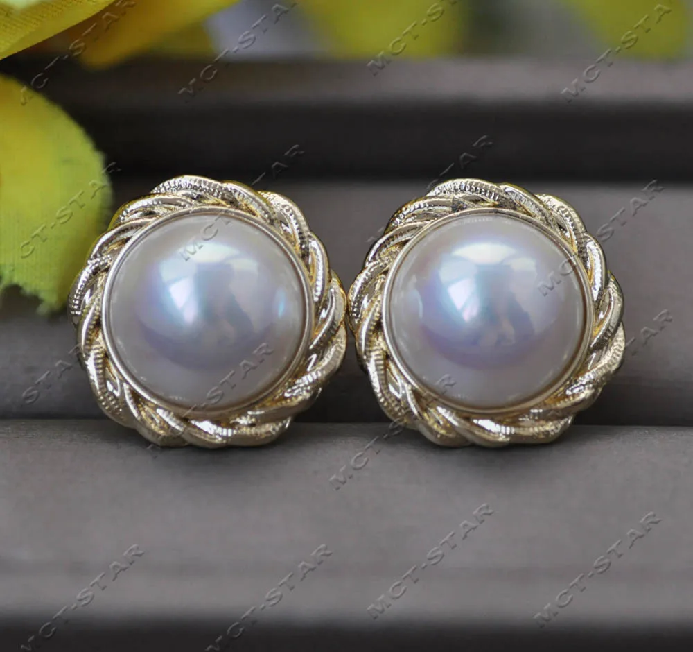 Z13153 20mm White Hemispheric Mabe Shell Pearl Omega Stud Earring