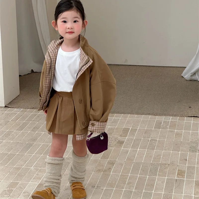 Girls Suit 2025 Autumn and Winter New Childrens Clothing Girl Baby Retro Splicing Plingham Cardigan Coat Pleated Skirt Two Sets