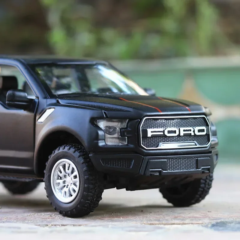 1:32 Ford Raptor F150 Pickup off-road vehicle Diecast Metal Alloy Model car Sound Light Pull Back Collection Kids Toy Gifts A188