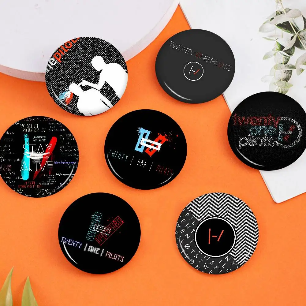 Twenty One Pilot Customizable Soft Button Pin For Women Creative Jewelry Funny Badge Cartoon Lover Hat