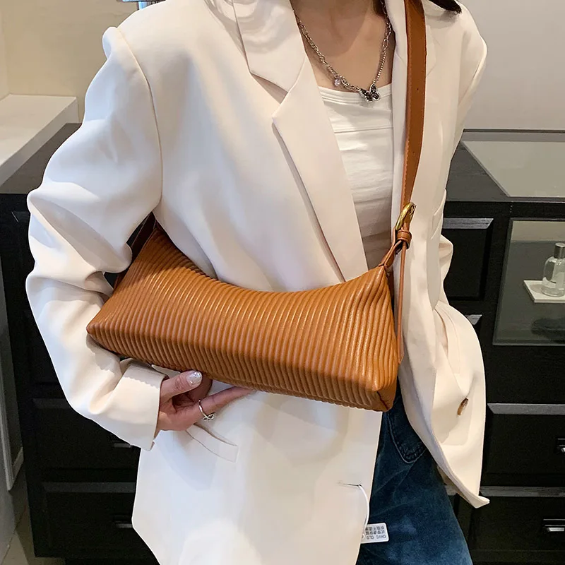 French Style Shoulder Bag Designer Bag 2023 New PU Leather Texture Pleated Handbag Casual Business Mini Crossbody Bag All-Match