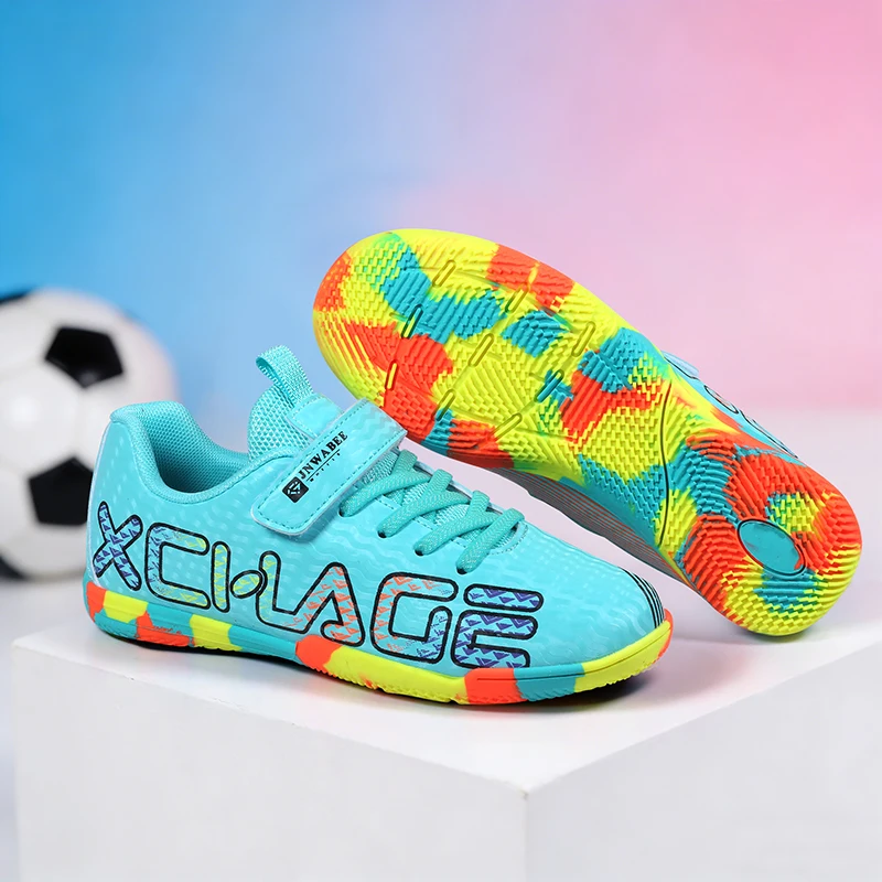 

Новые весенние детские футбольные бутсы с вращающейся застежкой и шипами для тренировок и соревнований школьников