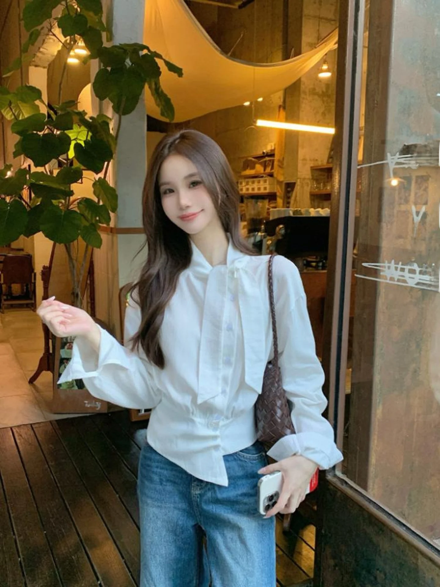 

Elegant White Long Sleeve Shirt with Sash for Women Commute Design Spring 2026 French Style High Intelligence Sensation
