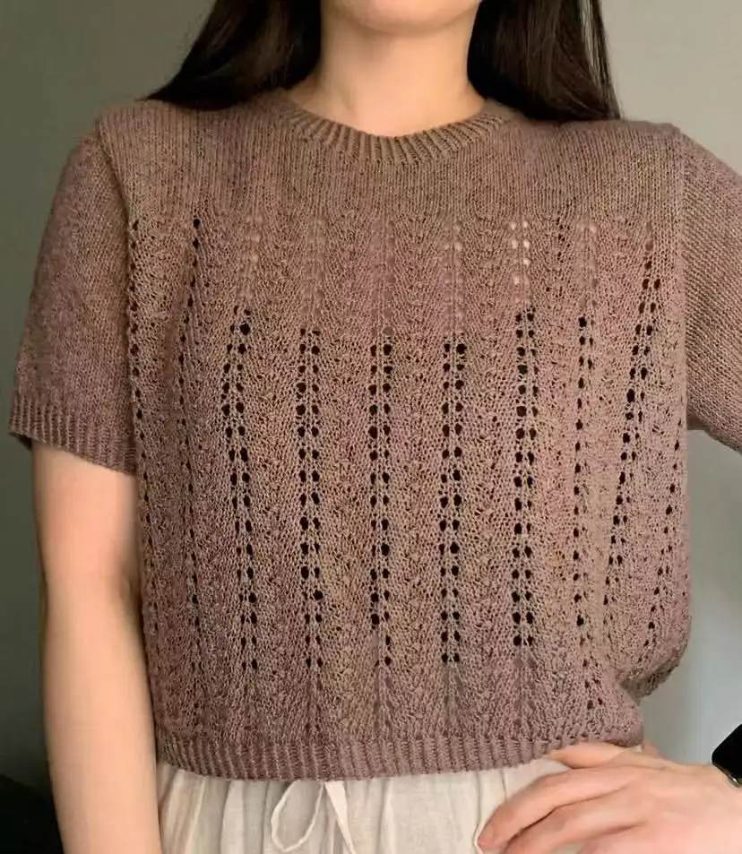 2026 Sommer Neuheit: Minimalistischer Lazy-Style Rundhals-Strickpullover mit Hohlmuster und kurzen Ärmeln für Damen – leicht, verjüngend und vielseitig – Detail 2