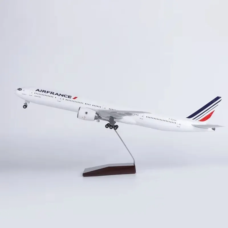 1:157 Scale 47cm Aircraft B777 France Air Airlines Model With Light and Wheel Diecast Resin Airplane Collection Display Gifts