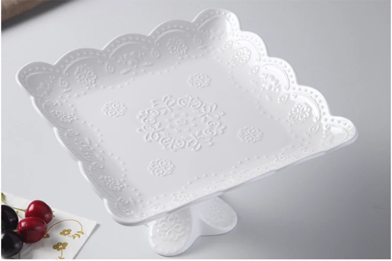 Imagem -05 - Placa de Suporte do Bolo de Porcelana em Relevo Branco Fruta Cerâmica para Festa de Casamento Buffet Snack Serving Candy Holder Dish Branco Liso