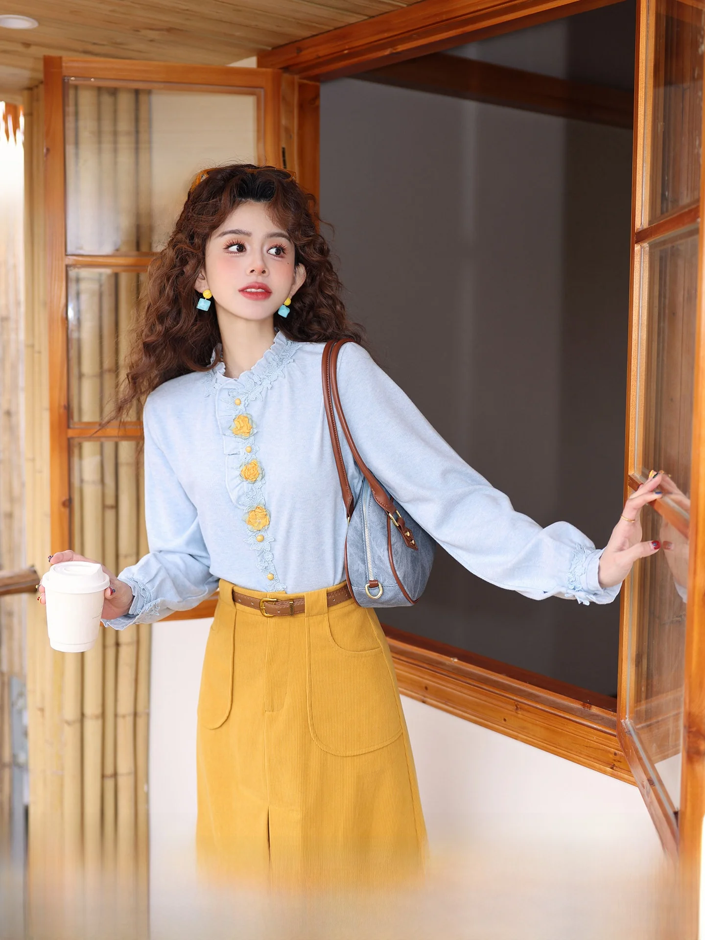 

Chen Jiajie Fine Rain Lace Trim Shirt Women's New 2026 Long Sleeve Design Spring Top Cotton Polyester Blend Vintage Style