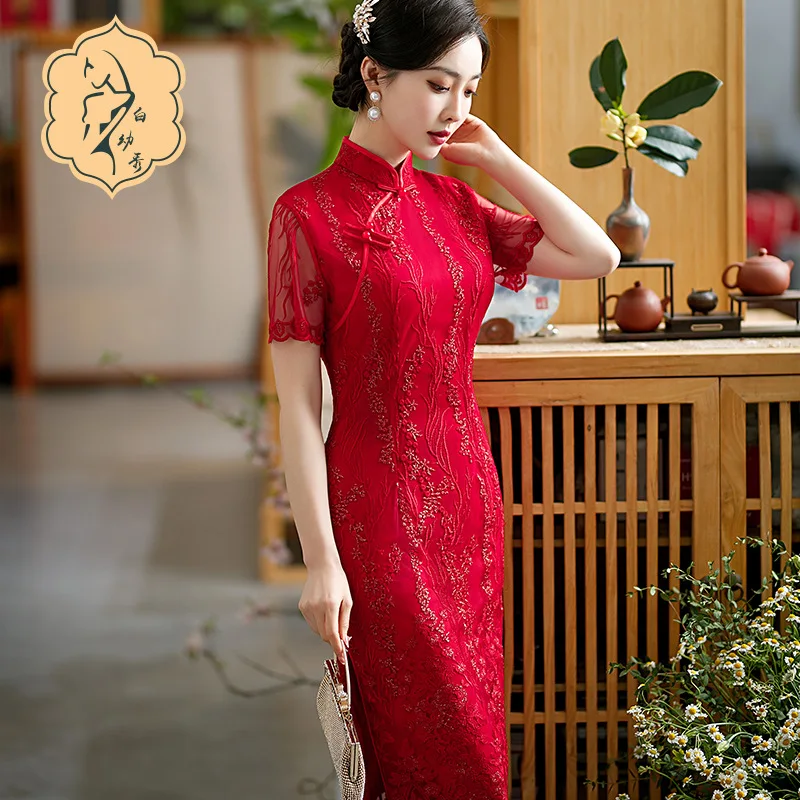 

2024 new big red cheongsam women's short sleeved perspective lace evening dress slanted placket stand collar improved version