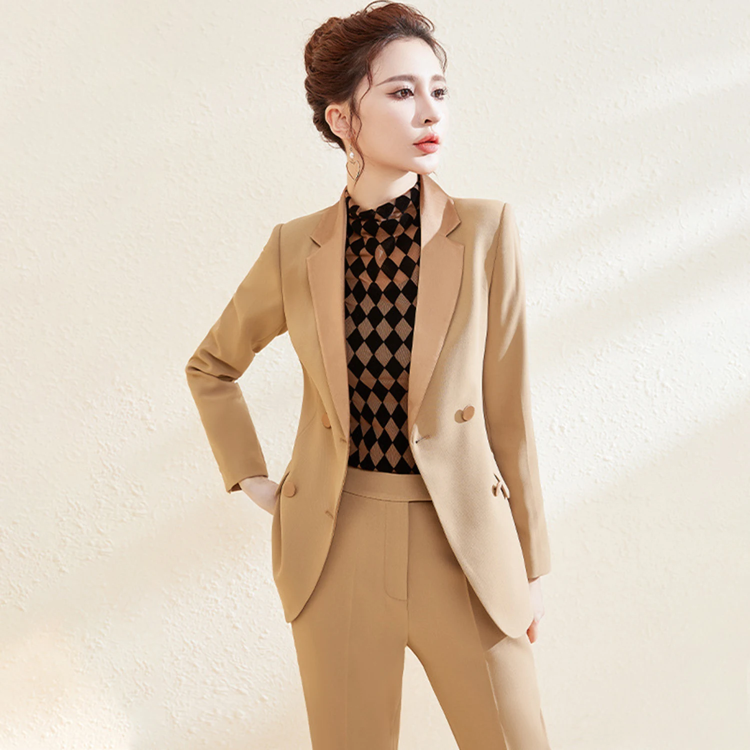 Damski garnitur Allingentle, elegancki satynowy żakiet z klapami i spodnie, idealny do biura i na co dzień, możliwość personalizacji.