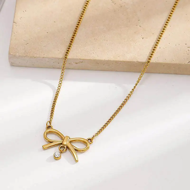 

Fashionable Stainless Steel Necklace with Diamond Women's Light Luxury High-End Feel Crossbody Clasp Choker