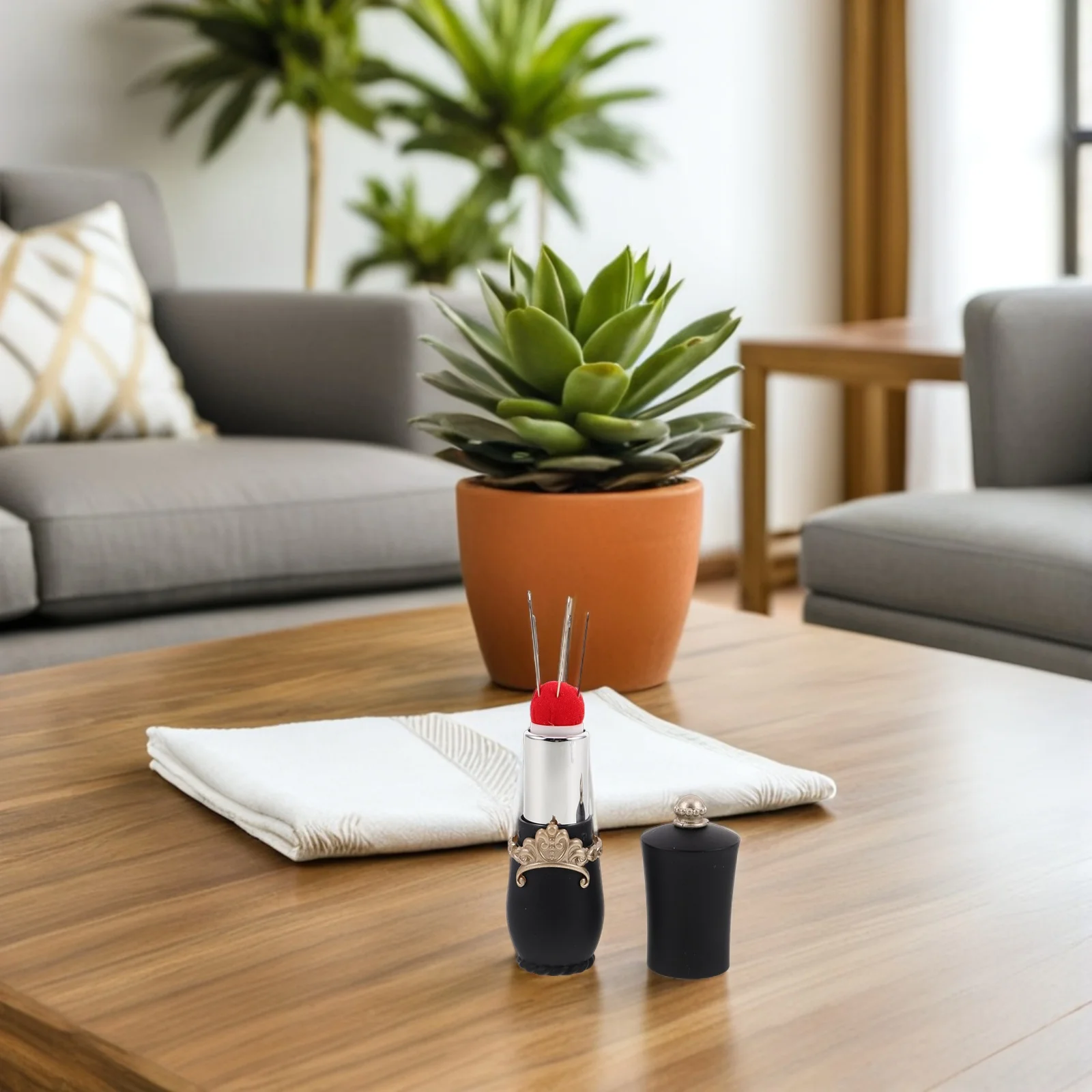 

Lipstick Shaped Needle Storage Tube Pin Cushion Crown Design Portable Sewing Accessories Elegant European Style for DIY Craft