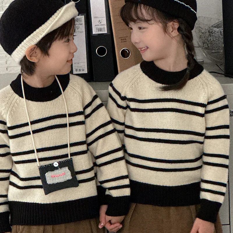 

Children's Clothing Black and White Stripes Contrasting Knitted Sweater for Men and Girls Spring, Autumn and Winter New Styles