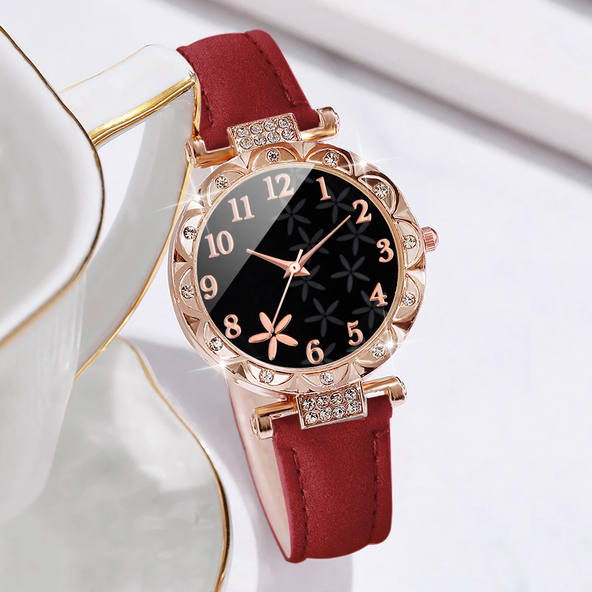 6PCS/Set Fashion Flower Dial Women\'s Watches Leather Band Quartz Watch Heart Leaf Bracelet Set（Without Box）