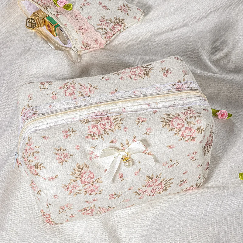 Quilted Floral Toiletry Bag with Lace Trim & Bow, Large Capacity Portable Zipper Cosmetic Makeup Organizer Pouch for Women
