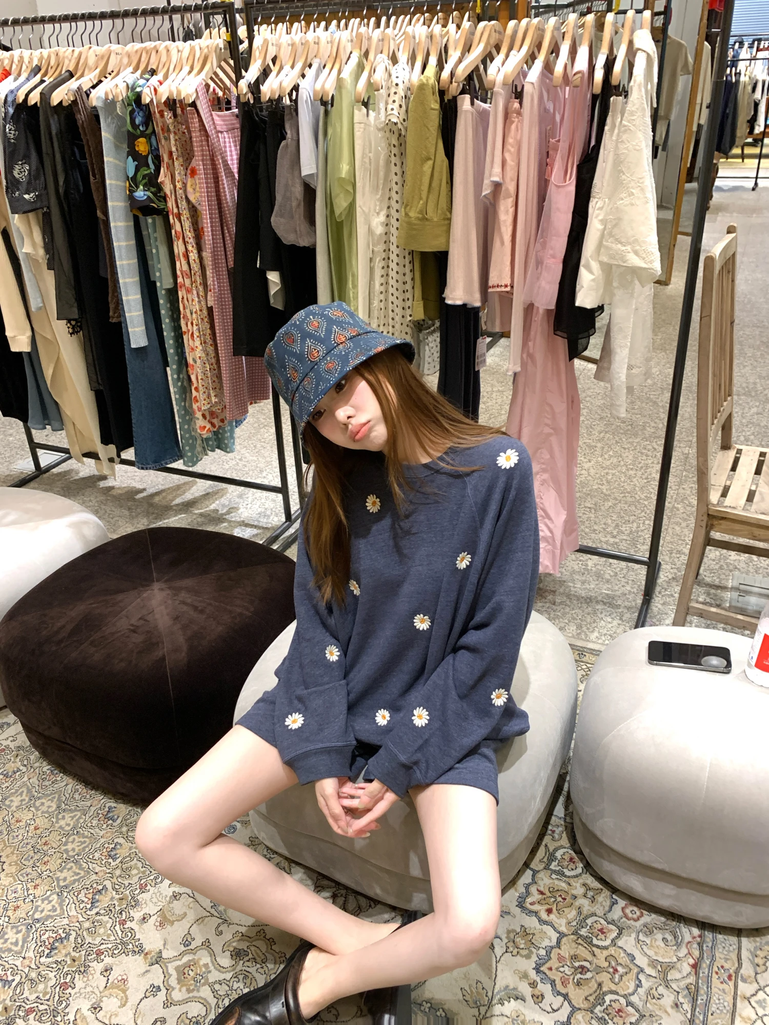 

Официальный комплект Realzz: комфортный мягкий свитшот с вышивкой и брюки для женщин, модный костюм с длинным рукавом и круглым вырезом