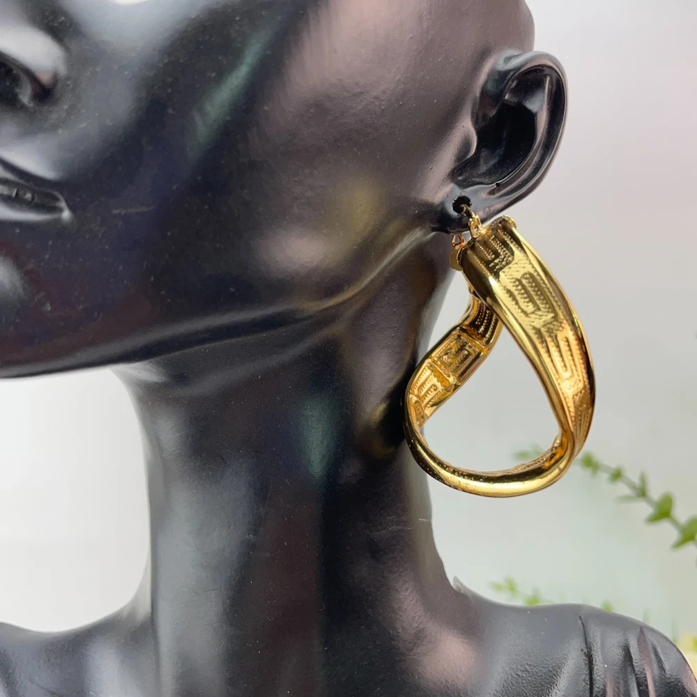 Yuminglai Fashion Luxury Dubai Jewelry Accessories Superior Quality Goldplated Earrings for Women FHK28383