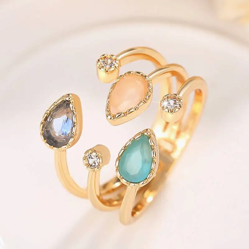 Huitan Damenring in Goldfarbe, Öffnungsring mit Mehrfarbigen Birnenförmigen Glänzenden CZ-Steinen, Luxuriöses Hochzeits- und Party-Accessoire, Schmuckgeschenk