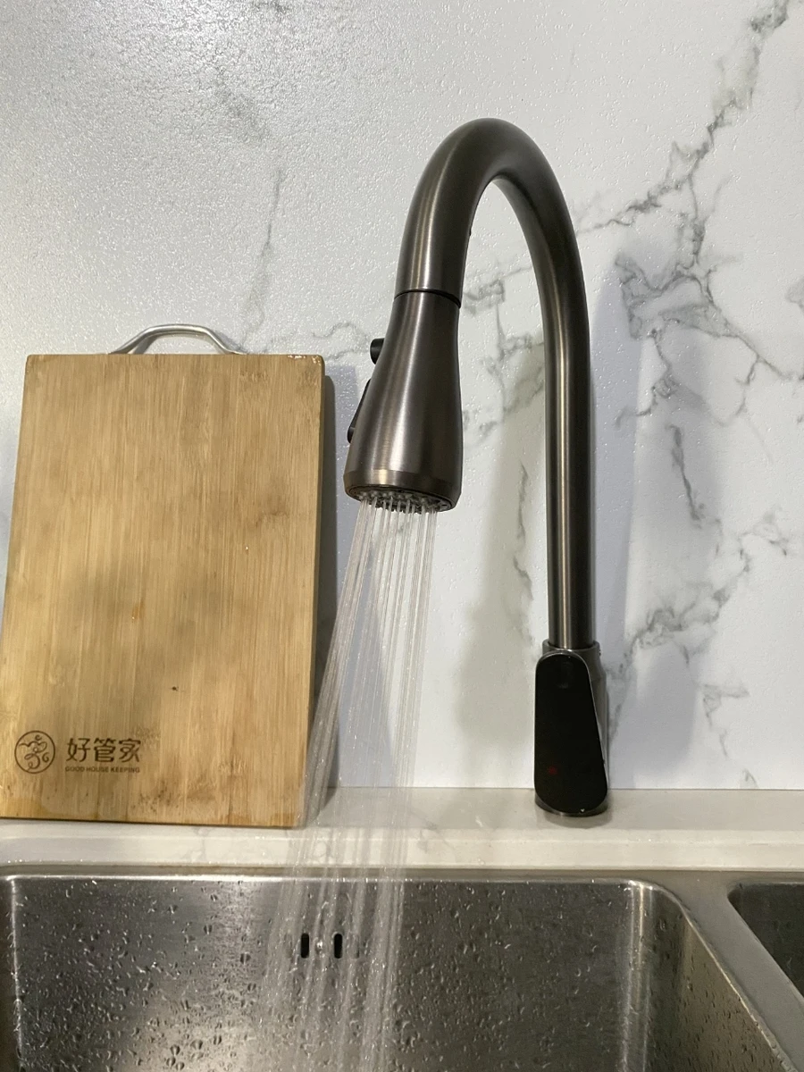 

2025 НОВЫЙ кухонный смеситель из нержавеющей стали с распылителем, вращение на 360 градусов, смеситель для раковины с одним отверстием, современный, легко чистится для дома