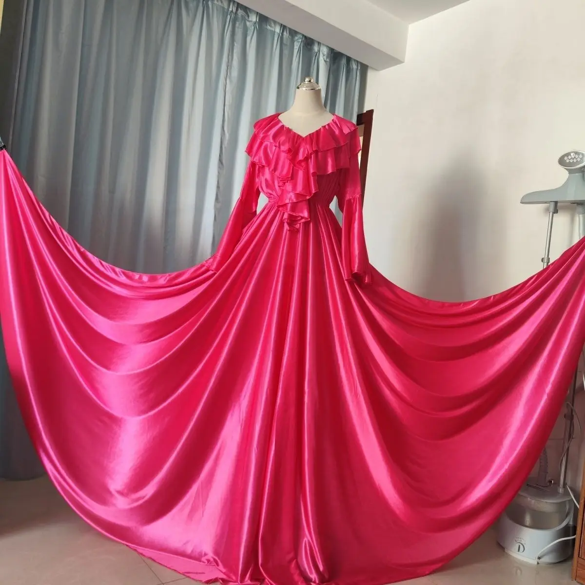 360 درجة طول 2 متر لامعة المرأة الساتان فستان طويل الكشكشة فستان ماكسي فساتين أنيقة ملابس النوم #1