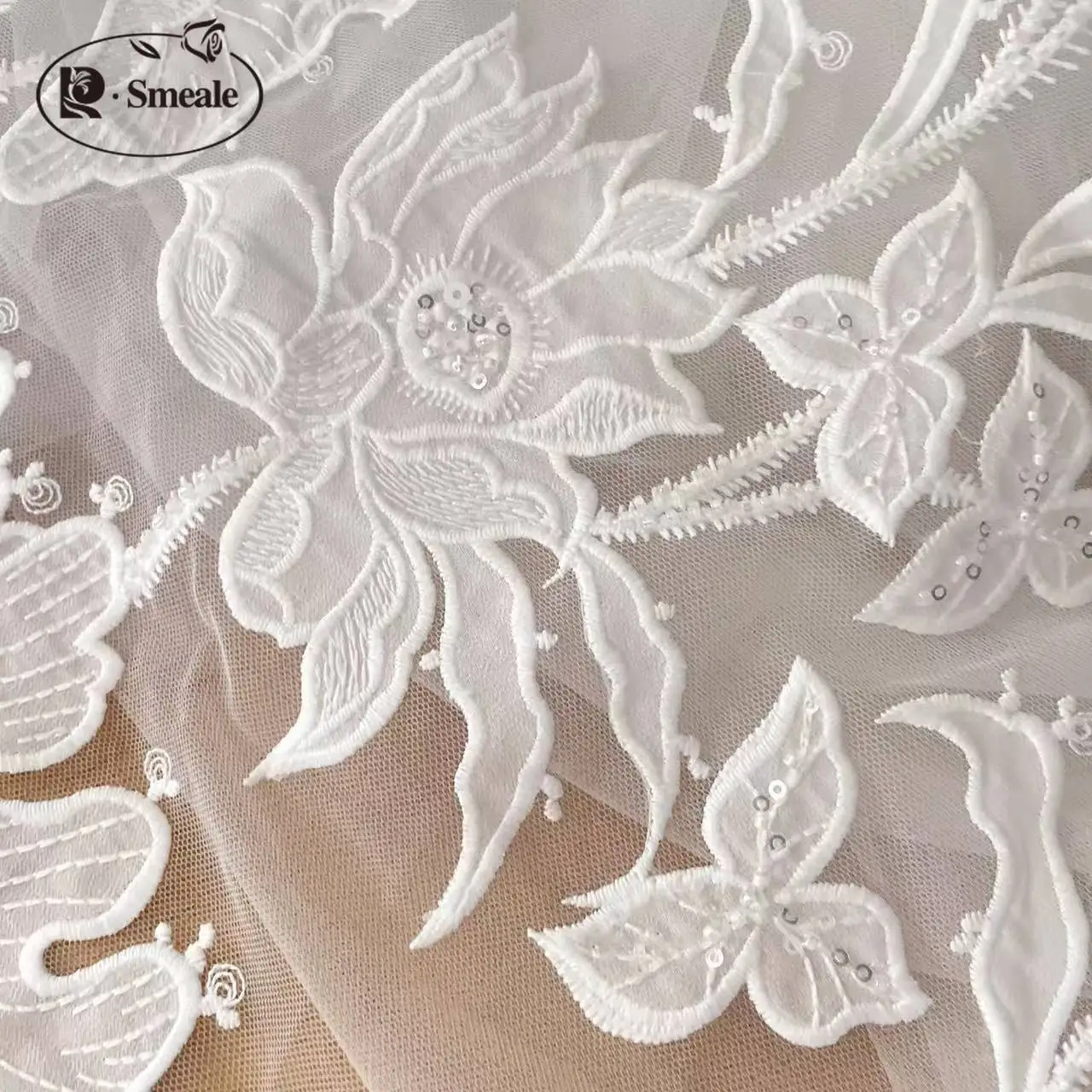 Großes Lotusblumen-Blätter-Perlen-Pailletten-Hochzeitskleid, Hochwertige Maßanfertigung, Stoffblütenblätter, 3D-Brautspitzenstoff RS24469 – Detail 4
