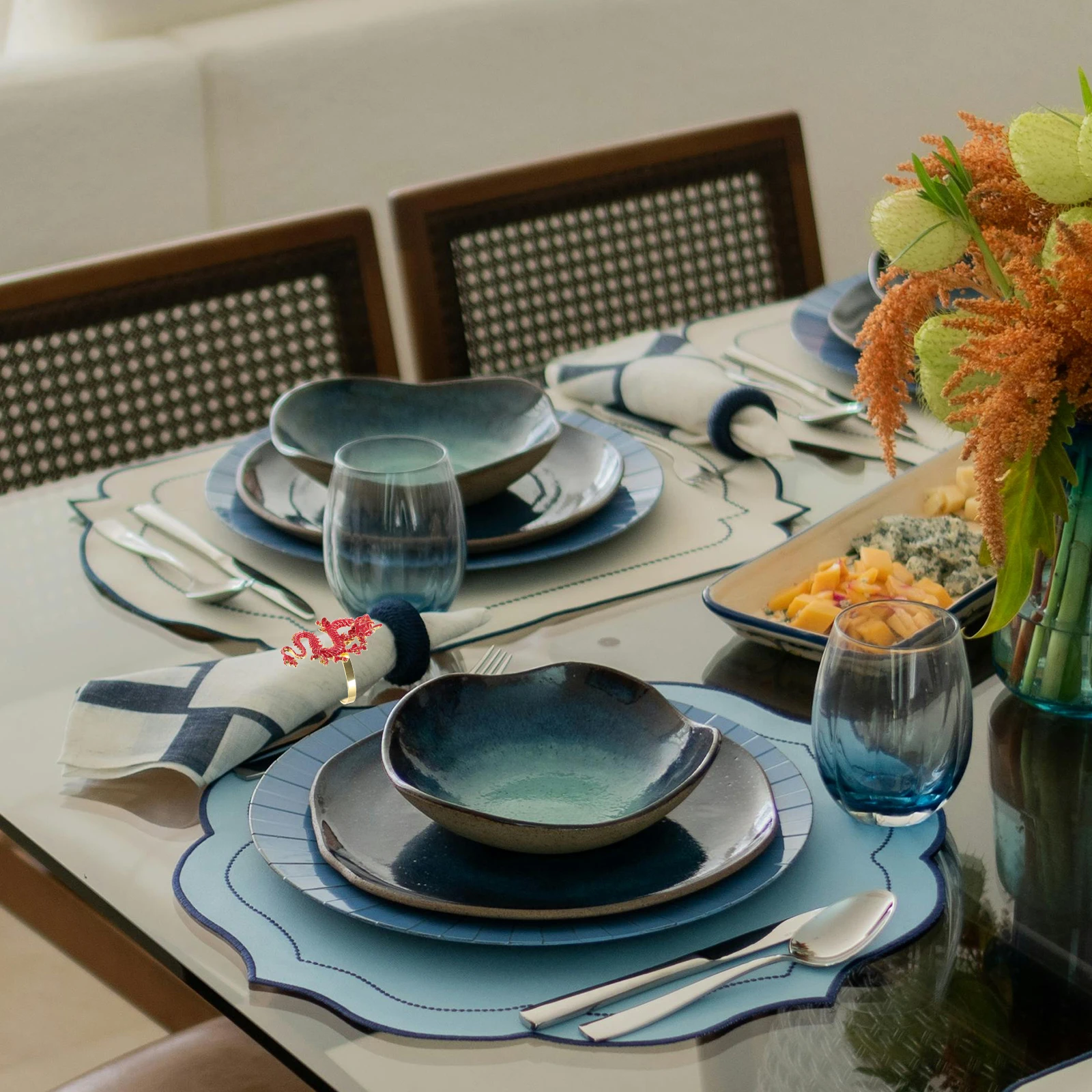 

2Pcs Chinese Dragon Napkin Rings Gold Metal Dinner Table Decor Zodiac Buckle Set Kitchen Accessories