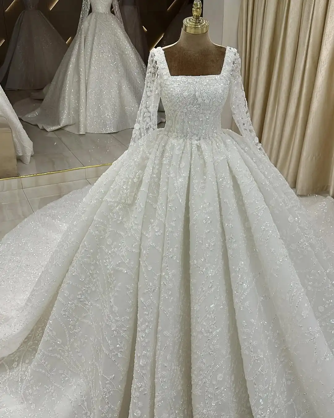 Maßgeschneidertes Hochzeitskleid zu gutem Preis, hohe Qualität, 100 % echt