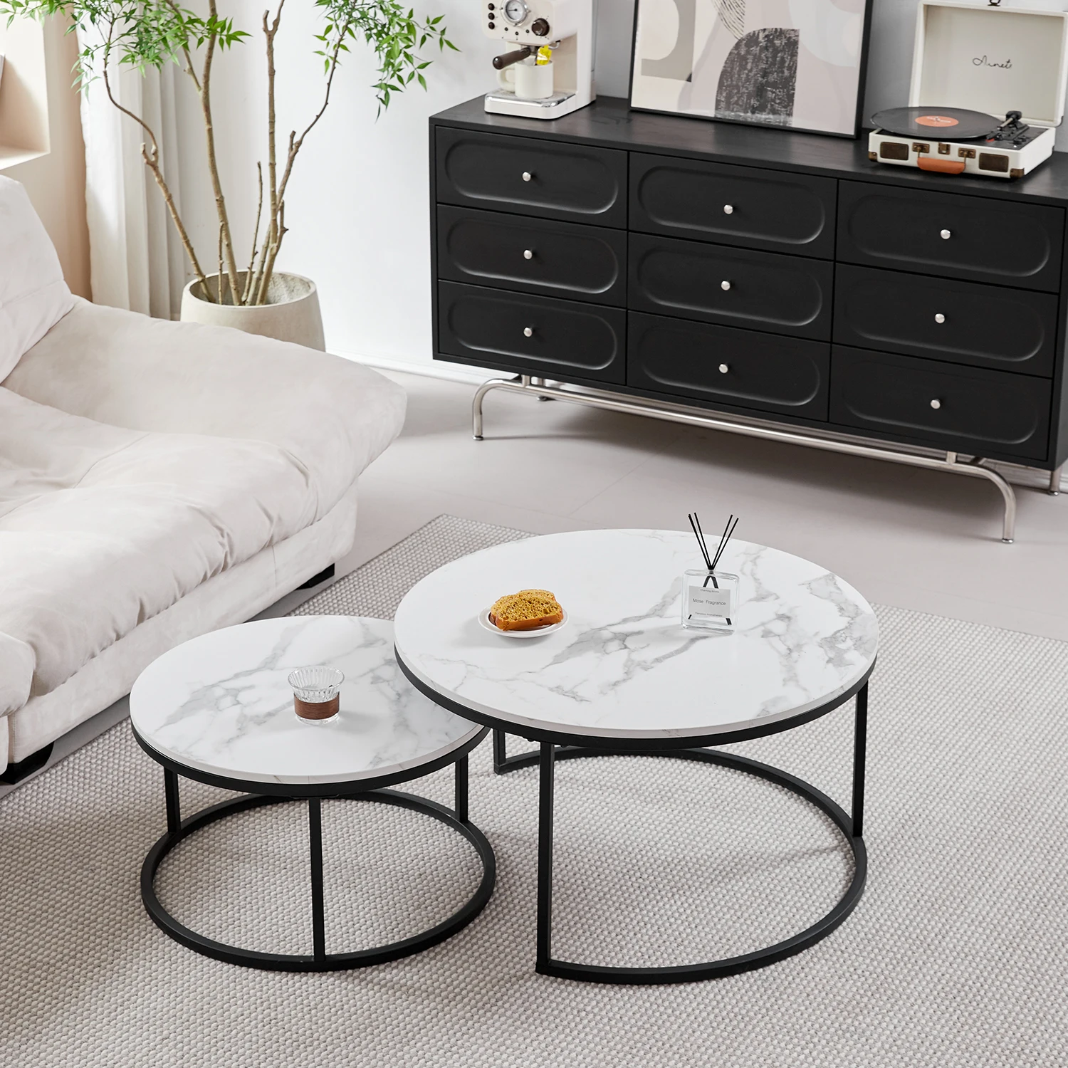2-in-1-Couchtisch mit Marmorstruktur für Wohnzimmer, Sofa, runder Teetisch, Holzkombinationsmöbel, Metallgestell, schwarz – Detail 3