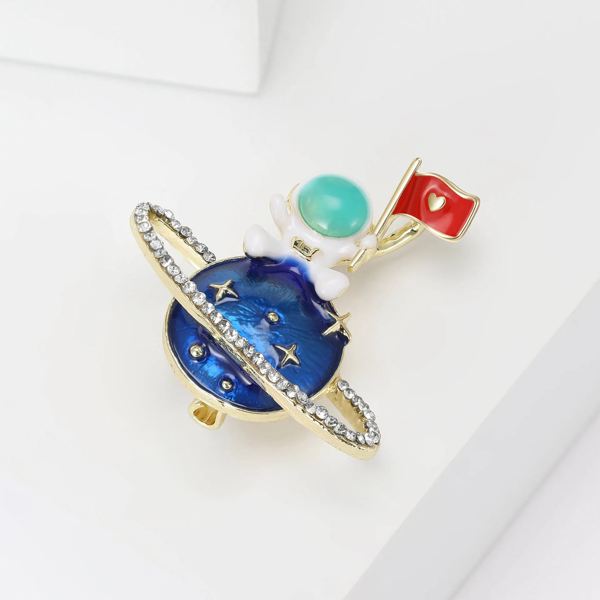 Trendy Enamel Planet Astronaut Brooches for Women Unisex Figure Pins Casual Party Jewelry Accessories Gifts