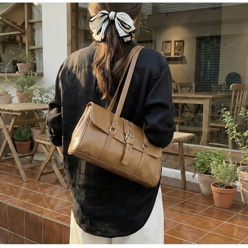 

Locomotive Style Fashion Shoulder Bag Women's New Personality Cool and Handsome Autumn and Winter Casual Handbag Bag