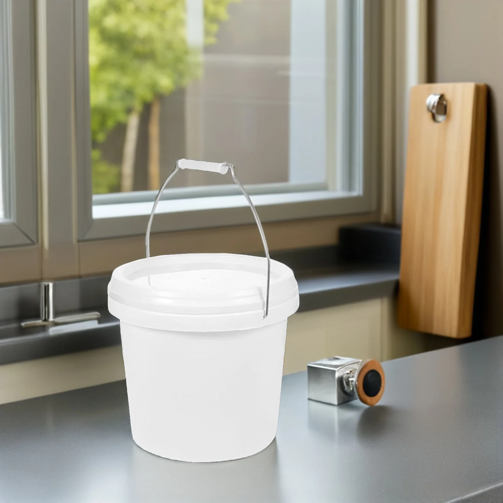 

3Pcs Painting Buckets Round 4L Empty Bucket Tight Seal Lid Portable Handle Multi Purpose Storage Container Round Bucket