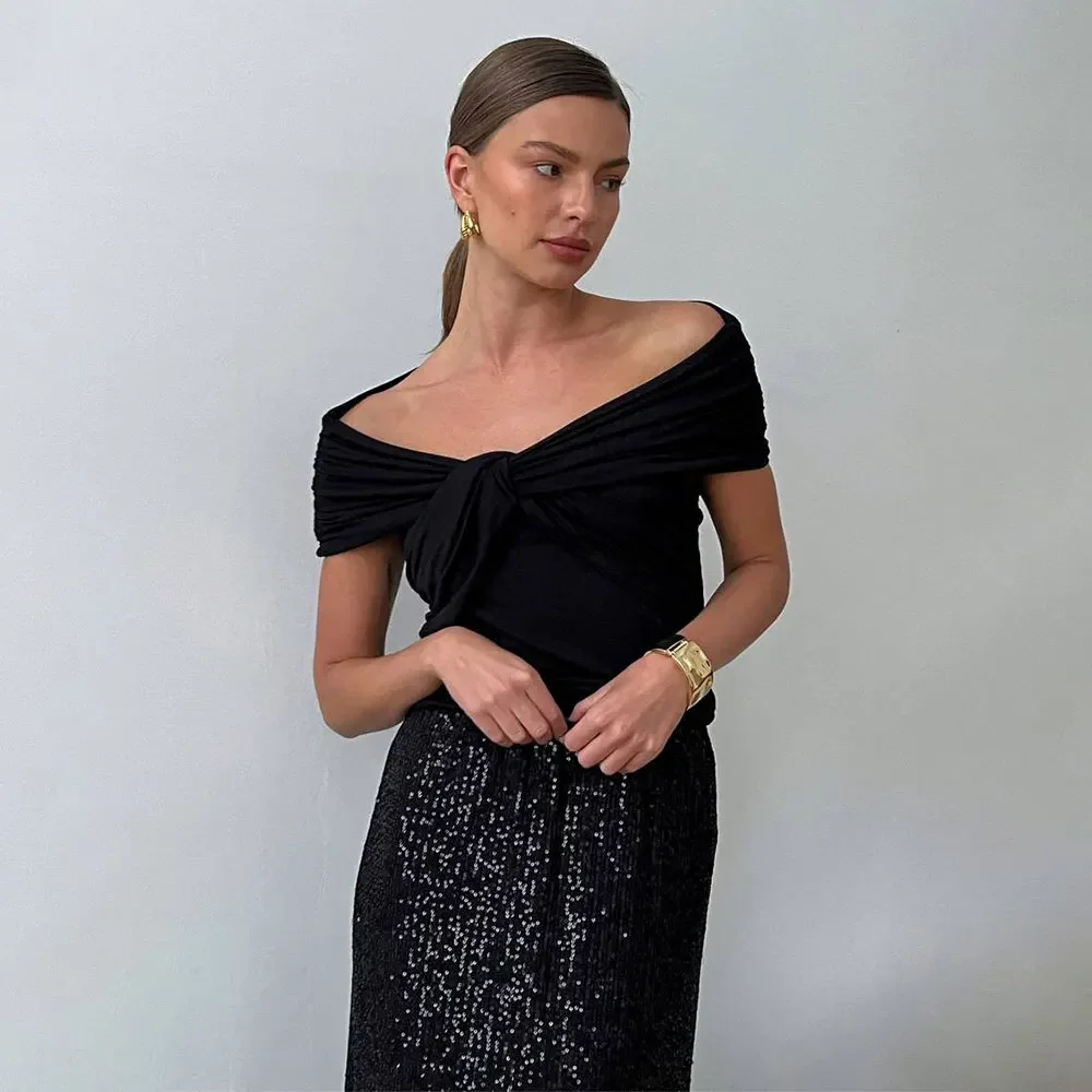 

Women's Summer Fashion Trend Top Pleated V-neck One-line Shoulder T-shirt Hot Short-sleeved Solid Color T-shirt Women Clothing
