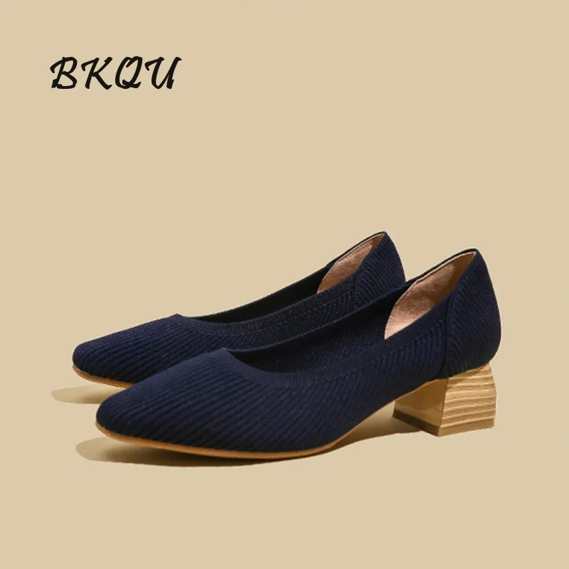 BKQU Fashion 2024 nuove donne di alta qualità tacco quadrato tessuto abbinato colore giapponese scarpe con plateau tacco medio lavorato a maglia