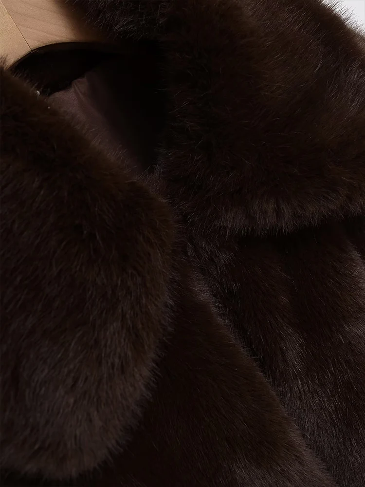 النمط الأوروبي أزياء المرأة الجديدة تنوعا مزاجه طية صدر السترة طويلة الأكمام تأثير الفراء الاصطناعي سترة أفخم معطف قصير