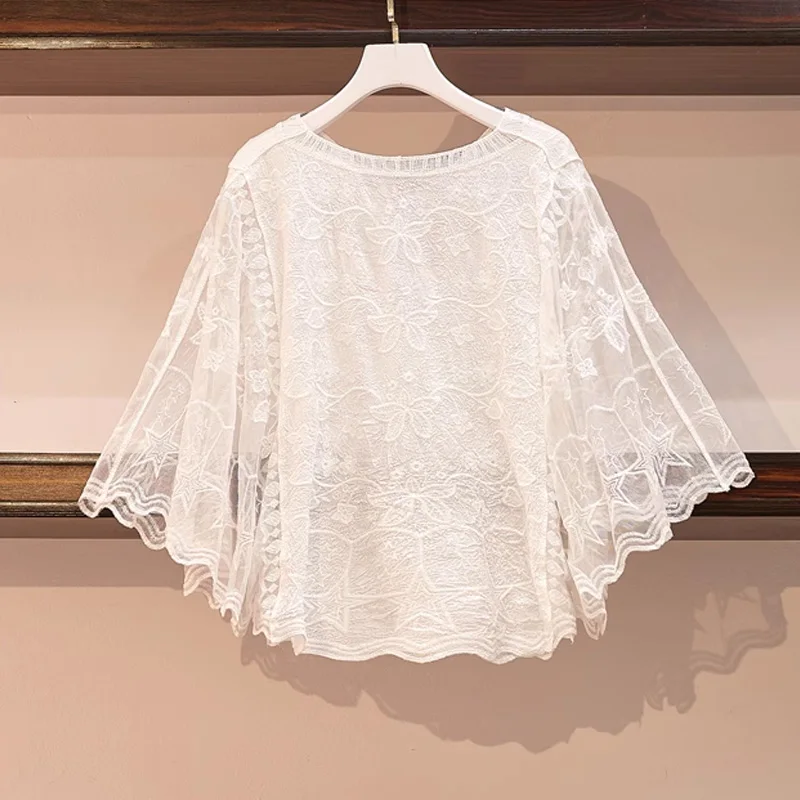 Lente Zomer Mode Witte V-hals Baty Mouw vrouwen Blouse Casual Losse Trui Zoete Geborduurde Kant Dame Tops Nieuwe MS16