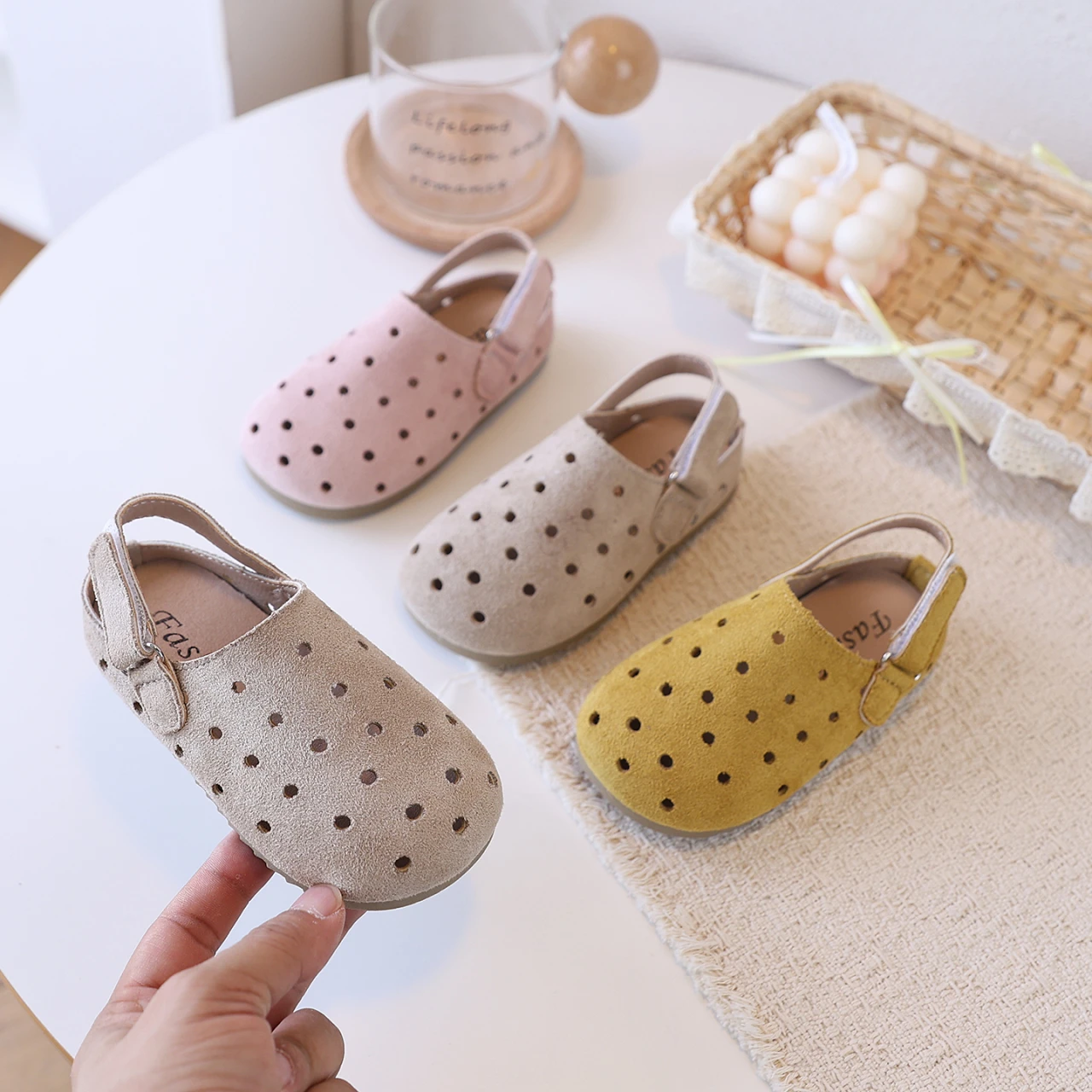 

Детские сандалии для девочек, летние повседневные туфли для мальчиков, пляжные сандалии для детей, нескользящие сандалии с мягкой подошвой для малышей, детская обувь с вырезами для малышей