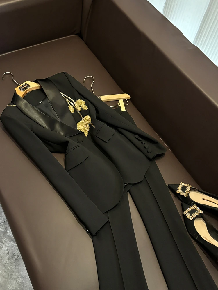 بدلة Faion الثقيلة المزخرفة بقصة ضيقة مع سروال بيل بوت طقم مكون من قطعتين A22529 طقم نسائي عالي الجودة