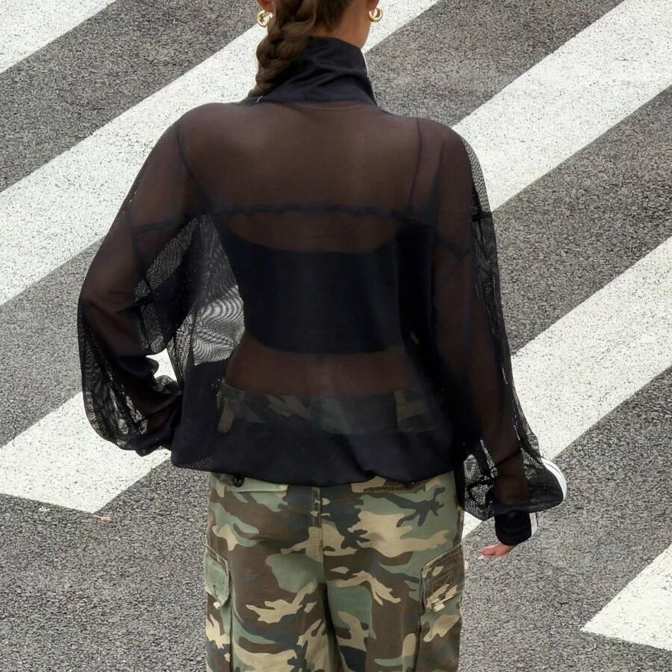 Herbstlicher, langärmeliger, locker geschnittener Cardigan im Sport-Stil mit Stehkragen und Knöpfen, halbtransparent, lässig – Detail 2