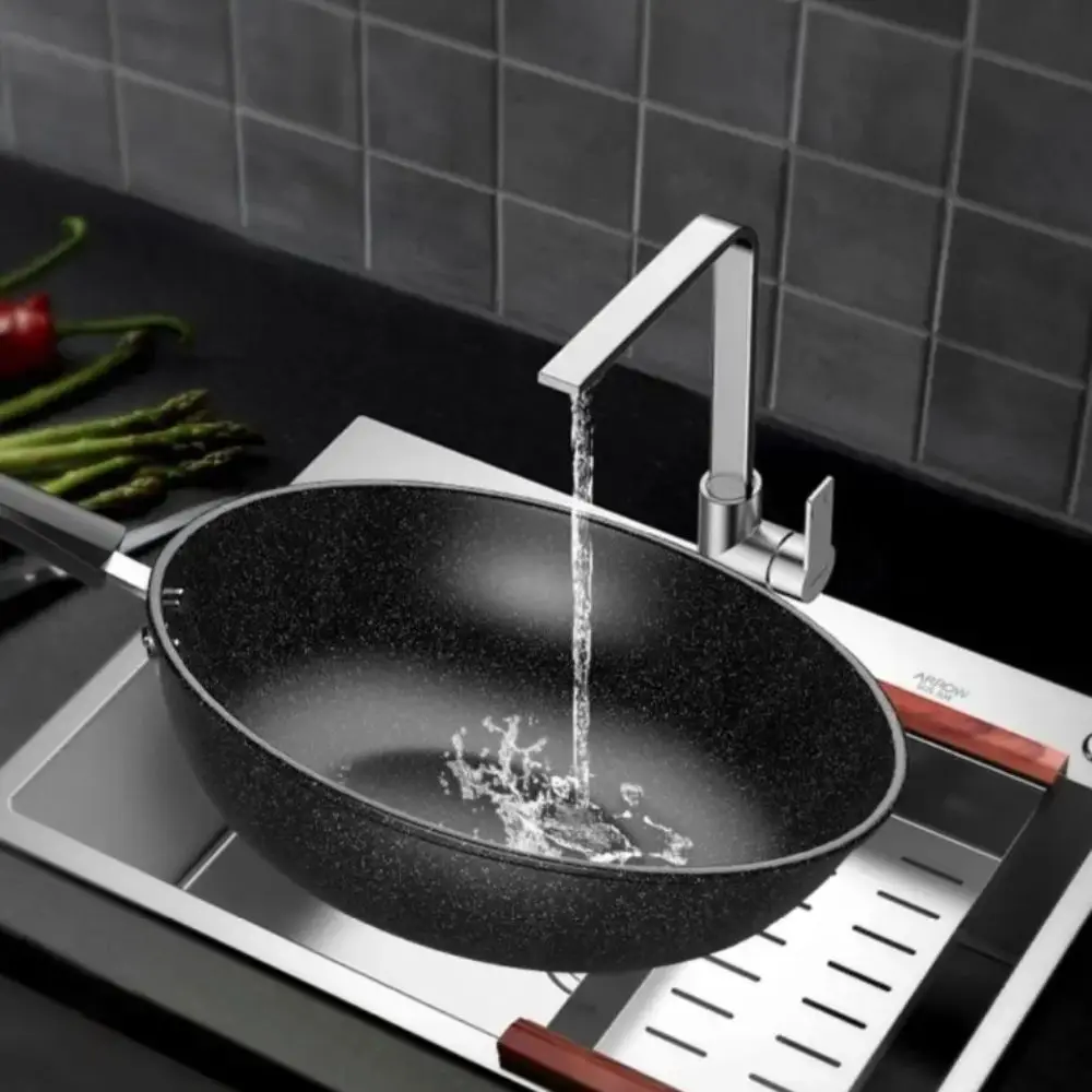 

Multifunctional Non-Stick Stir-Fry Pan Universal Flat Bottomed Frying Pan with Lid Skillet Egg