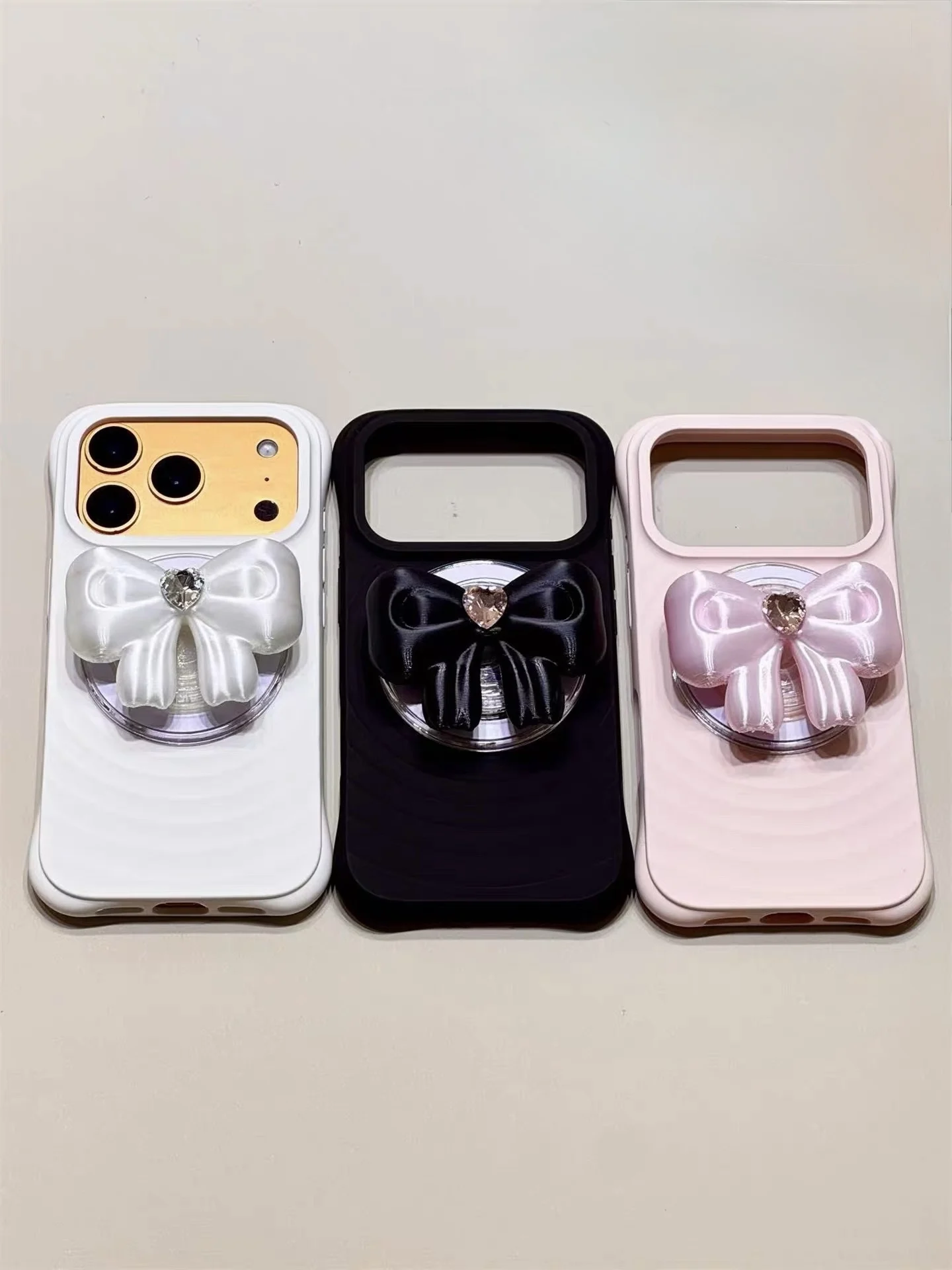

Pearlescent magnetic butterfly knot phone stand, suitable for Apple phones