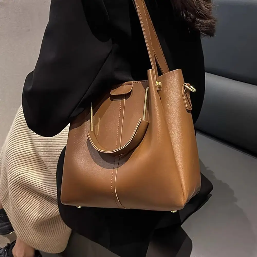 

Elegant PU Leather Tote Bag Chill Solid Color Women Shoulder Bag Korean Style Large Capacity Crossbody Bag Travel