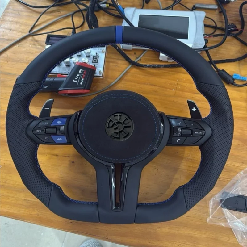 Maßgefertigtes Leder-Wildleder-Lenkrad für BMW E92 F10 E60 F31 F82 E61 F48 F01 F32 F36 F07 F93 E87 F20 E89 Lenkrad
