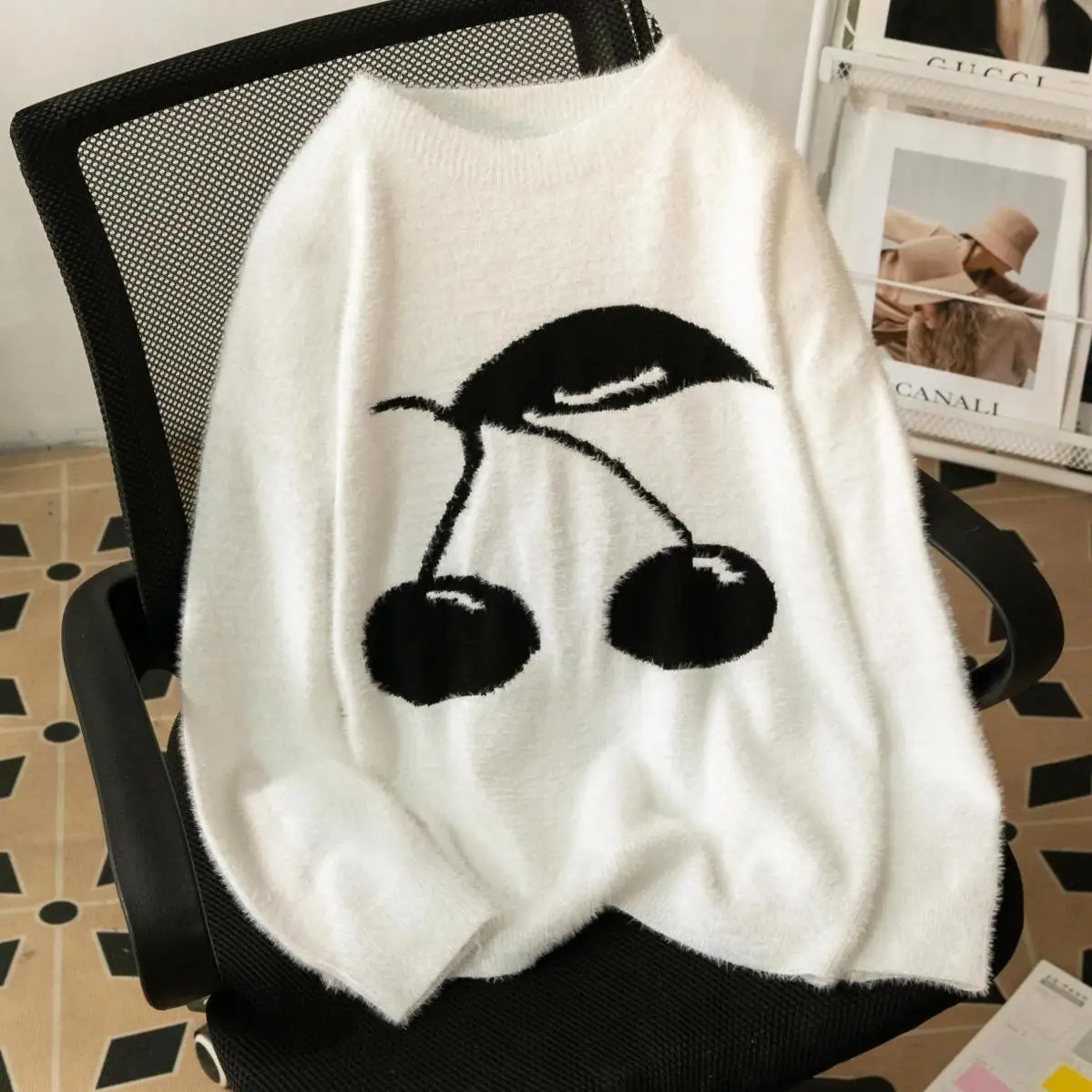 Round neck cherry jacquard knitted sweater women's autumn and winter high-grade fashion temperament Joker loose pullover sweater