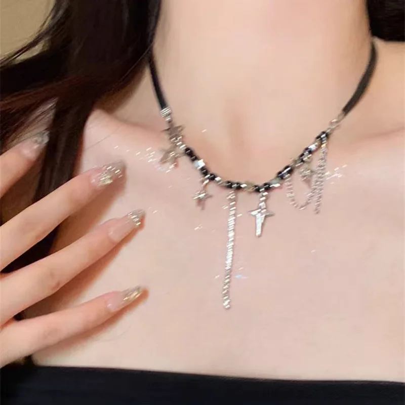 

DUTRIEUX New Gothic Black Peach Heart Star Pendant Necklace For Women Men Sliver Color Love Short Choker Punk Y2K Charms Jewelry