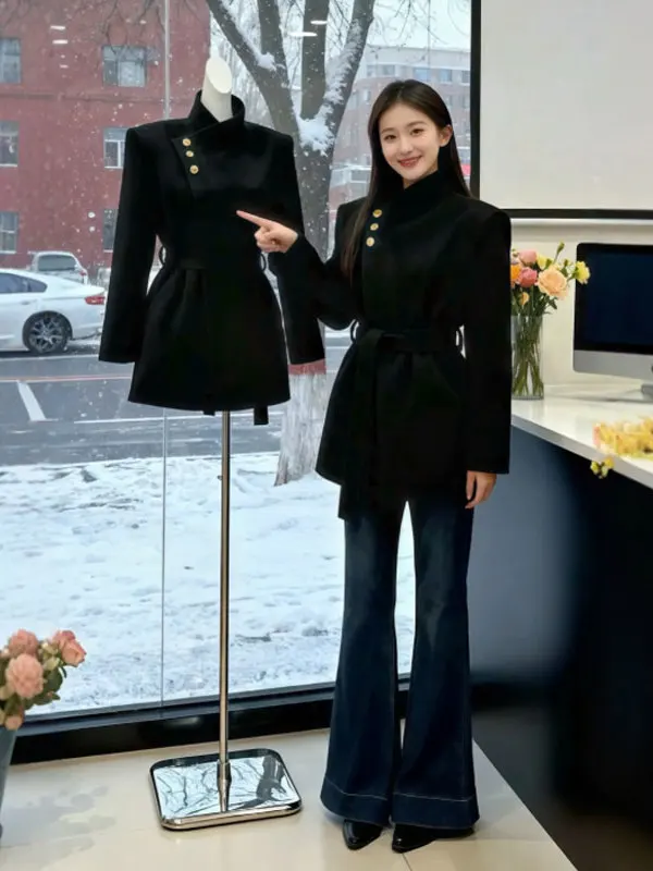 

Ele Korean Sle Hepburn Bla Woolen Coat Slimming Waist Design Winter Faionable Women's Jaet Long Sve Stand Collar